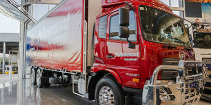 Followmont Transport UD Truck Side View